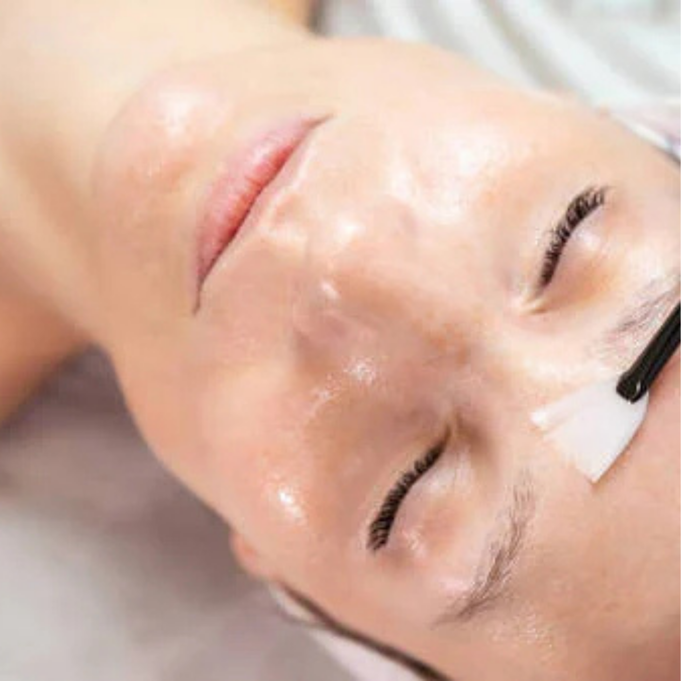 exfoliating-face-scrub-for-sensitive-skin